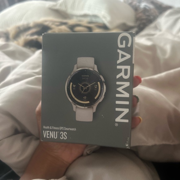 Garmin Tan Smartwatch with Elegant Design and Sporty Functionality VENU 3S